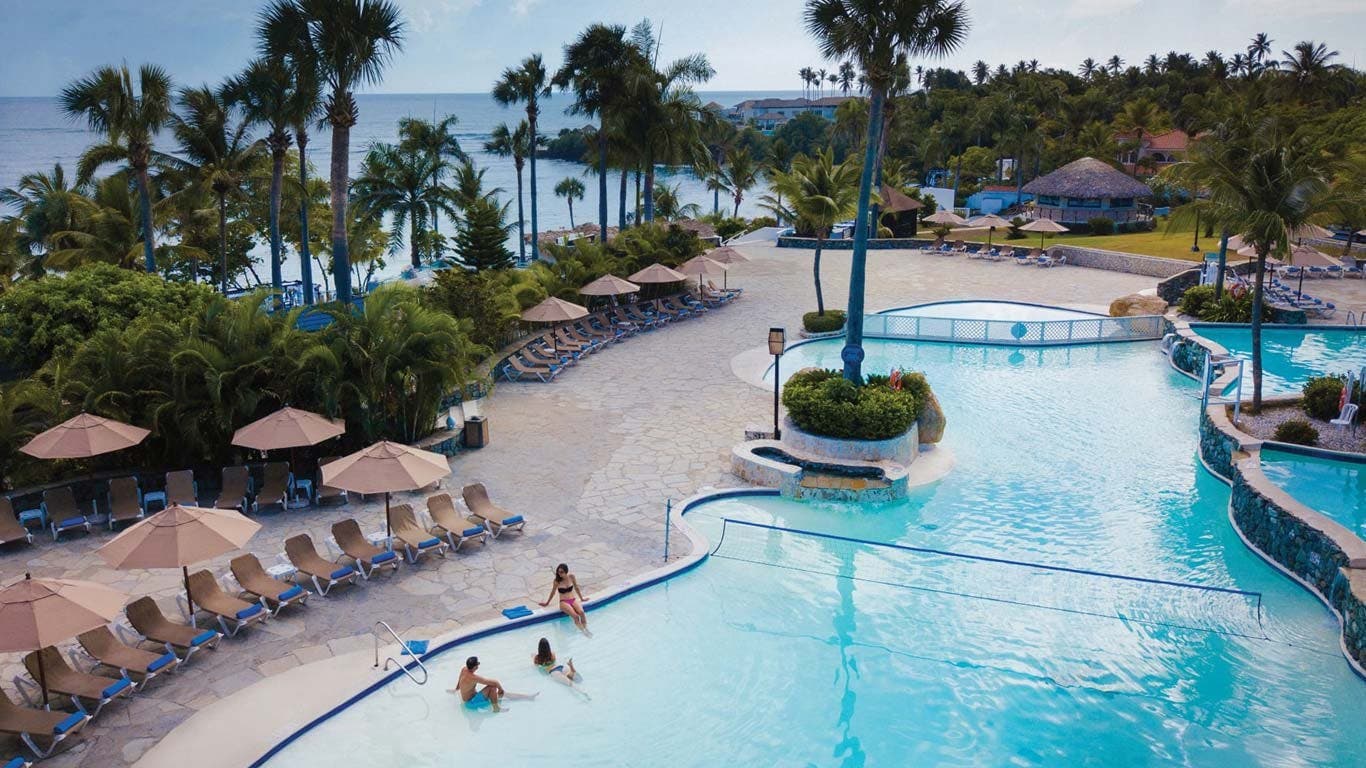 Lifestyle Tropical Beach Resort & Spa